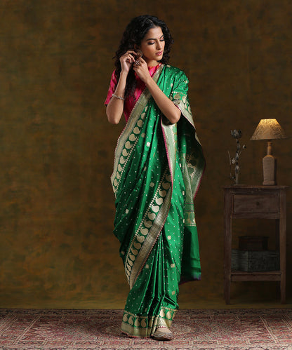 Handloom_Green_Pure_Katan_Silk_Kadhwa_Booti_Banarasi_Saree_With_Paisley_Border_WeaverStory_02