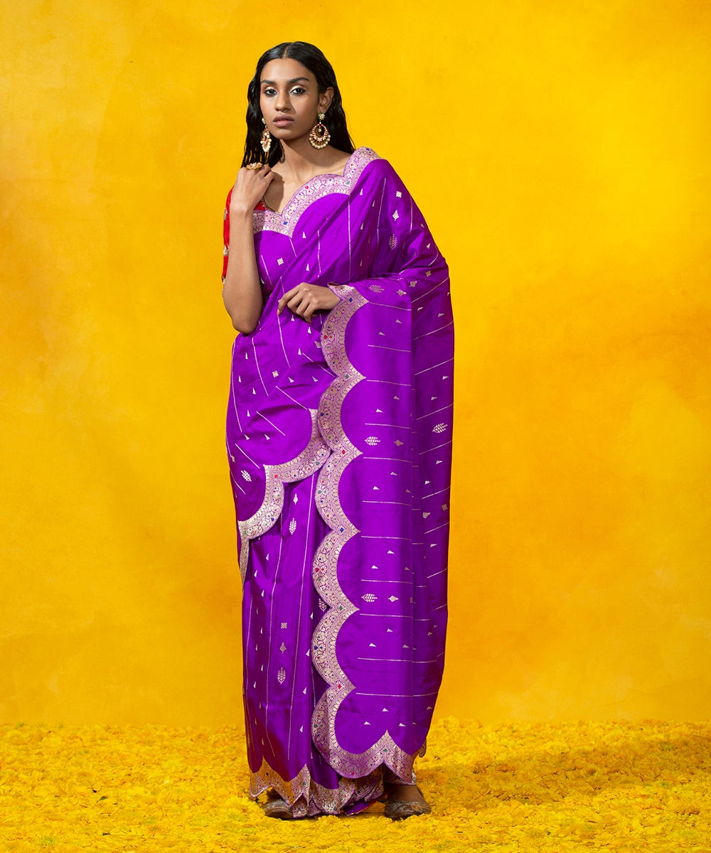 Handloom_Purple_Jangla_Pure_Katan_Silk_Banarasi_Saree_With_Scalloped_Border_WeaverStory_02