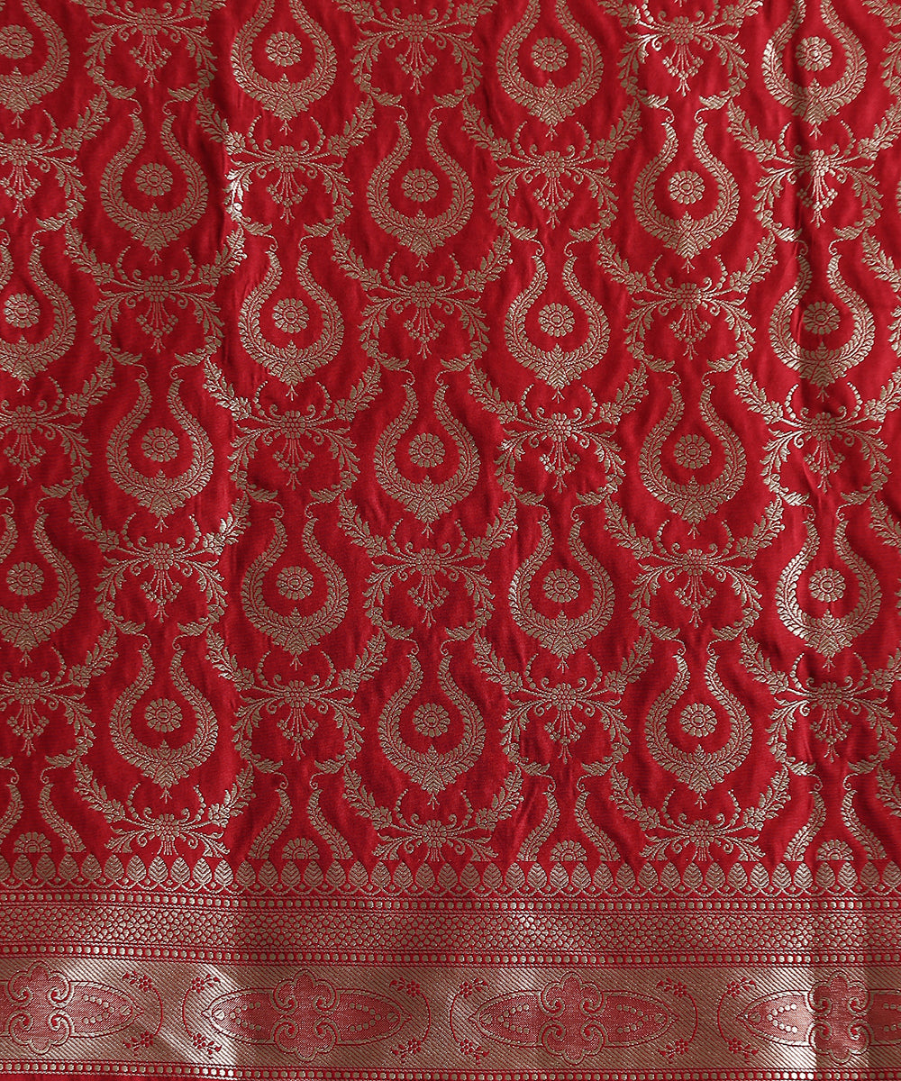 Peach_Handloom_Pure_Katan_Silk_Kadhwa_Booti_Banarasi_Saree_With_Red_Border_WeaverStory_05