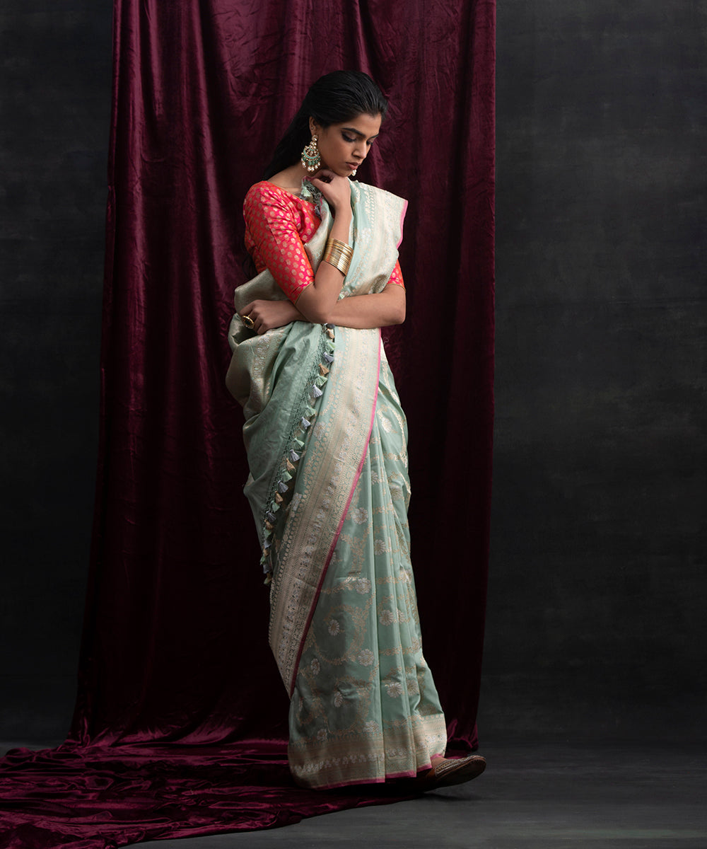 Handloom_Powder_Blue_Pure_Katan_Silk_Banarasi_Saree_with_Kadhwa_Meenakari_Jangla_WeaverStory_02