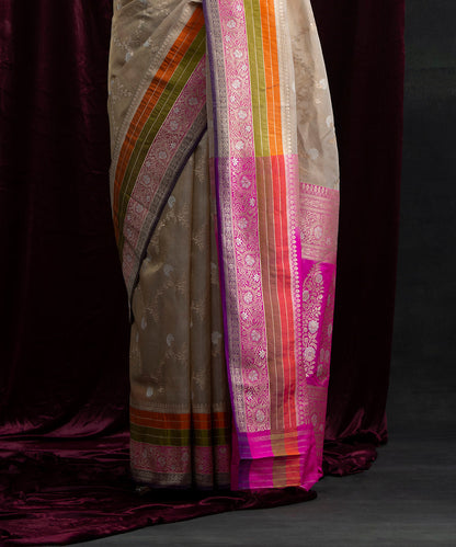 Beige_And_Gold_Handloom_Tissue_Silk_Banarasi_Saree_with_Jangla_and_Colored_Stripes_Border_WeaverStory_04