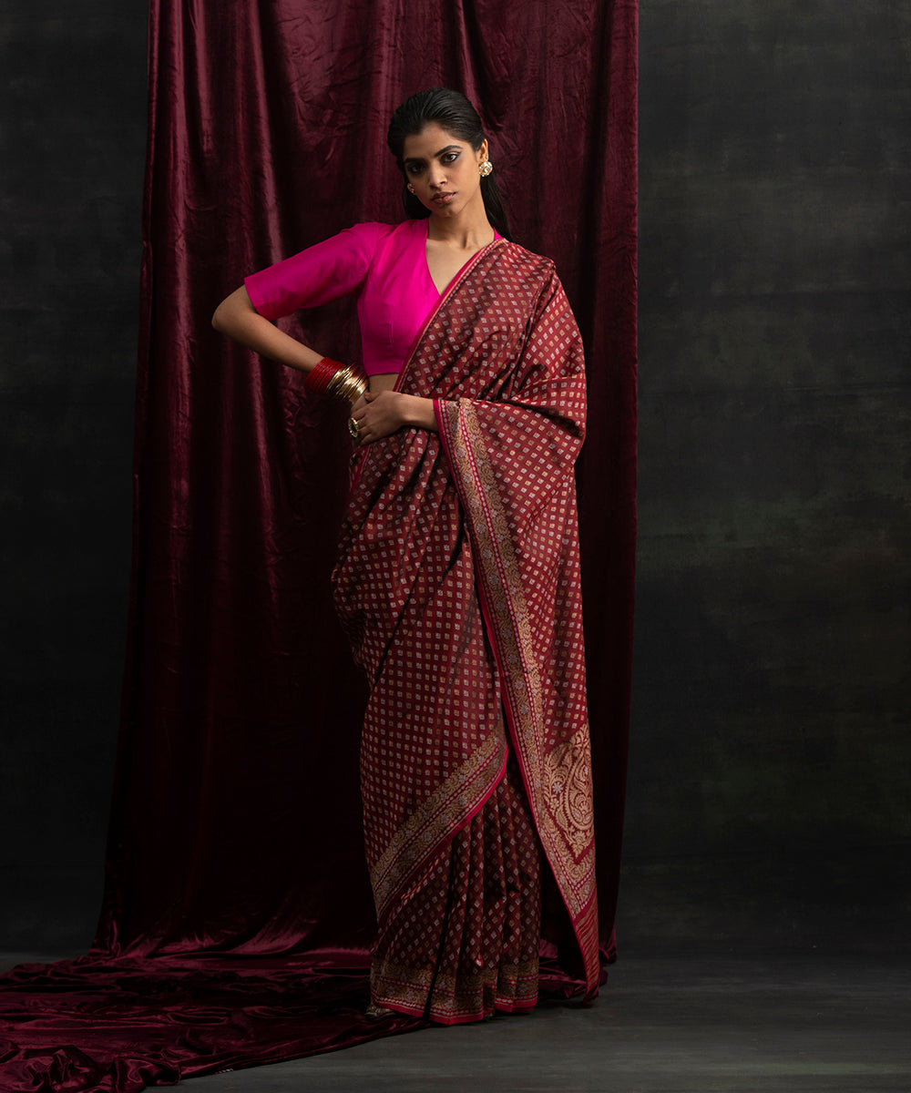 Wine_Handloom_Pure_Katan_Silk_Ektara_Jamdani_Banarasi_Saree_with_Booti_and_Konia_Pallu_WeaverStory_02