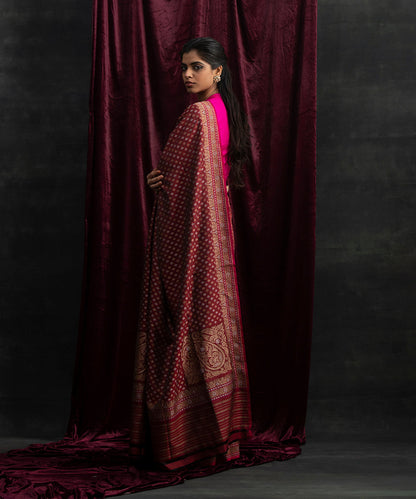 Wine_Handloom_Pure_Katan_Silk_Ektara_Jamdani_Banarasi_Saree_with_Booti_and_Konia_Pallu_WeaverStory_03