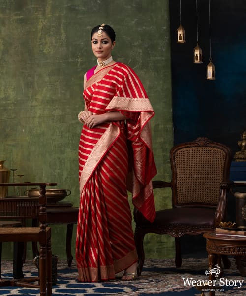 Red_Handloom_Pure_Katan_Silk_Banarasi_Saree_With_Diagonal_Cutwork_Weave_WeaverStory_02