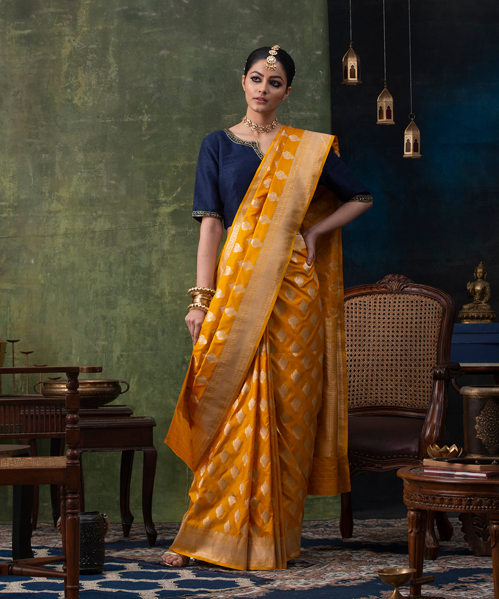 Handloom_Mustard_Pure_Katan_Silk_Banarasi_Saree_with_Traditional_Mughal_Booti_WeaverStory_02