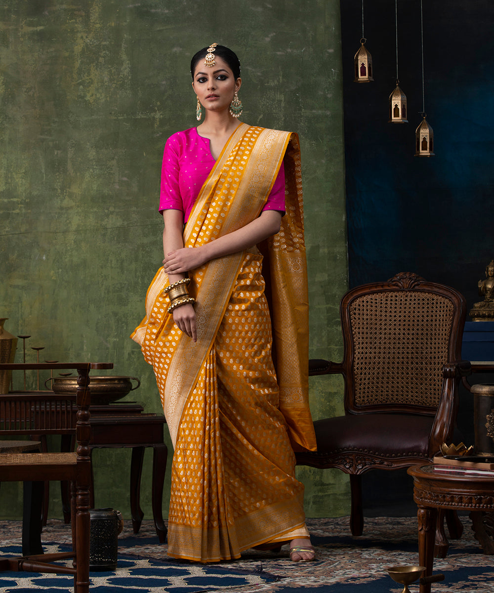 Mustard_Handloom_Pure_Katan_Silk_Banarasi_Saree_with_Cutwork_Booti_WeaverStory_02