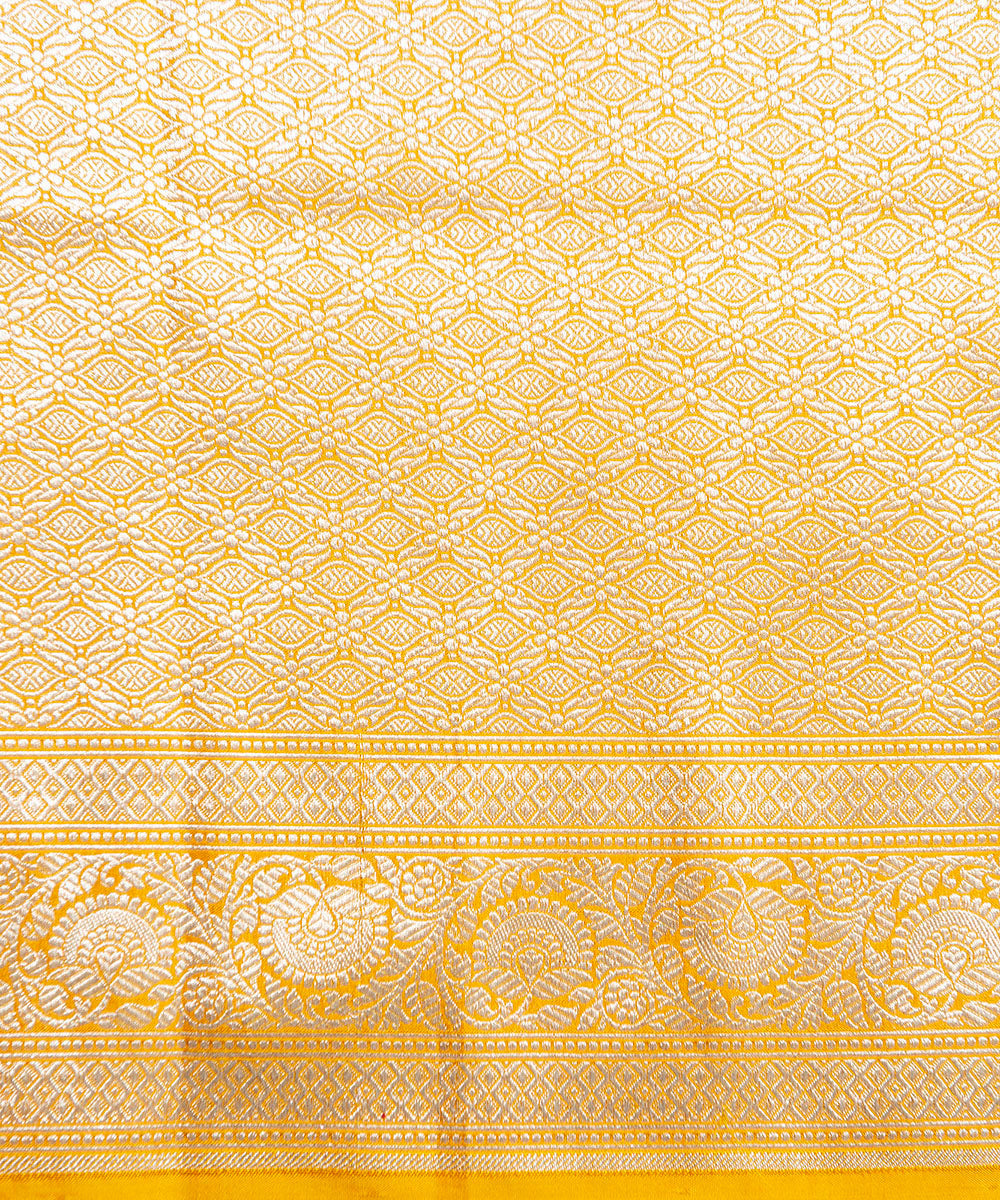 Mustard_Handloom_Pure_Katan_Silk_Banarasi_Saree_with_Cutwork_Booti_WeaverStory_05