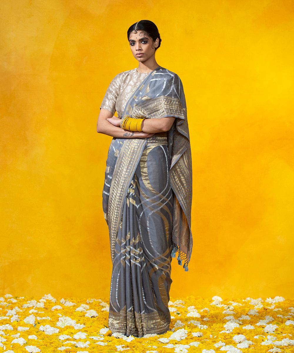 Handloom_Grey_Sona_Rupa_Jangla_saree_in_Banarasi_Georgette_with_Zari_Border_WeaverStory_02