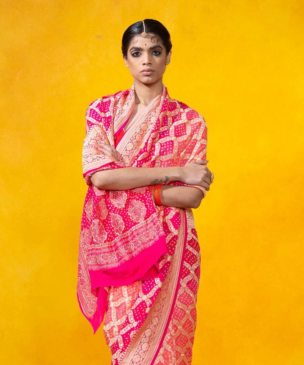 Dual_Tone_Pink_and_Peach_Handloom_Georgette_Banarasi_Bandhej_Saree_With_Cutwork_Weave_WeaverStory_01