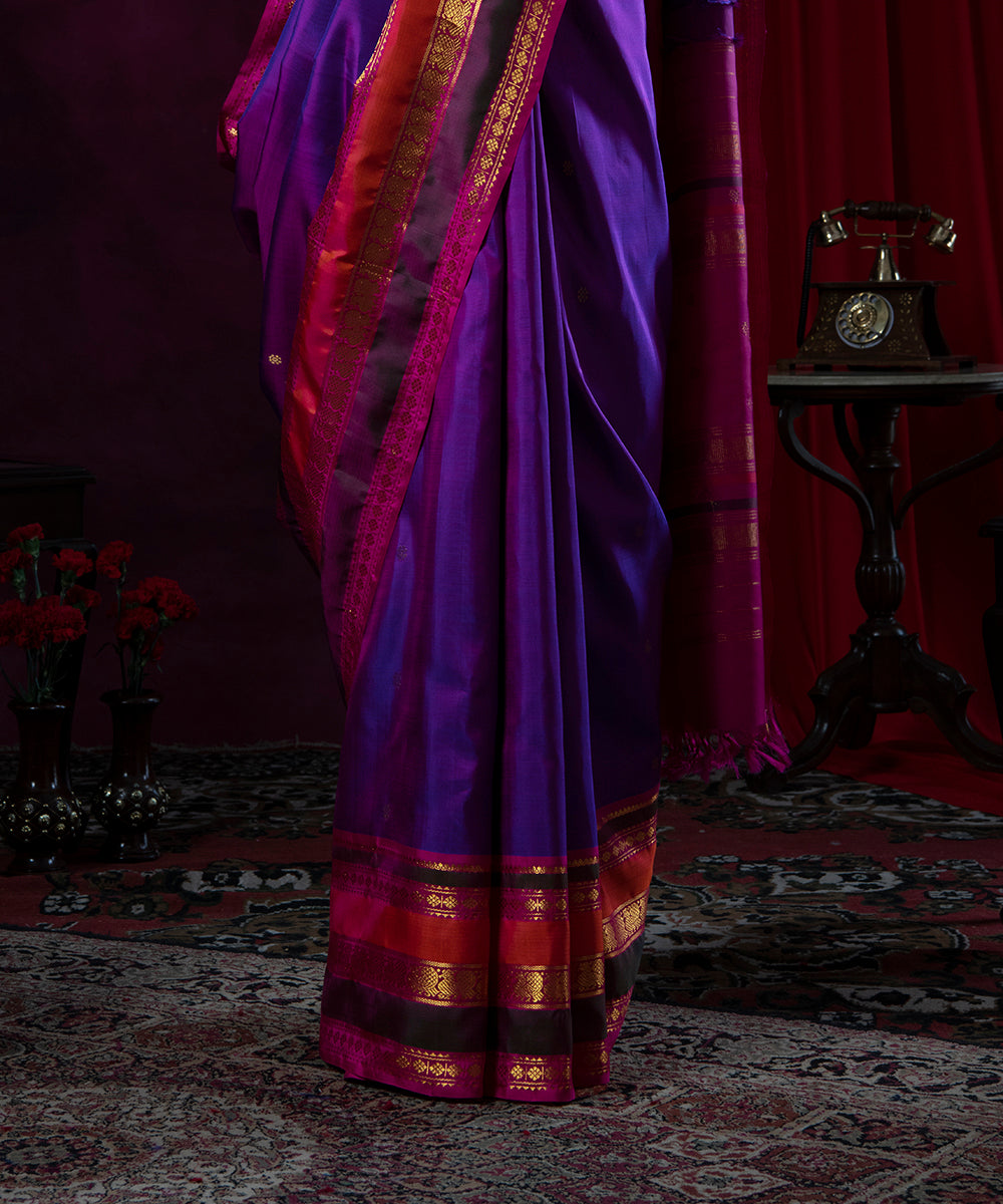 Handloom_Purple_Pure_Silk_Kanjivaram_Saree_With_Pink_Border_WeaverStory_04