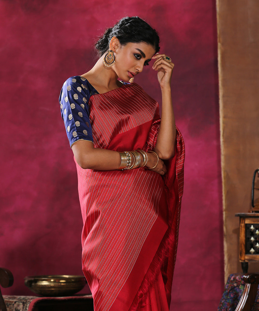 Handloom_Maroon_Pure_Silk_Kanjivaram_Saree_Kanjivaram_Saree_With_Thread_And_Zari_Vertical_Stripes_On_Border_WeaverStory_01