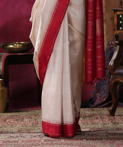 Handloom_Cream_Plain_Pure_Silk_Kanjivaram_Saree_With_Red_And_Mustard_Ganga_Jamuna_Border_WeaverStory_04