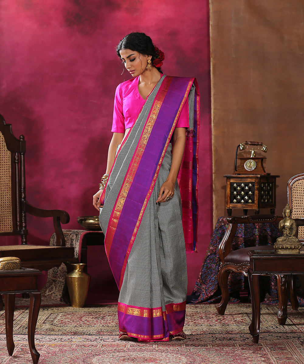 Handloom_Black_And_White_Checks_Pure_Silk_Kanjivaram_Saree_With_Pink_And_Purple_Border_WeaverStory_02