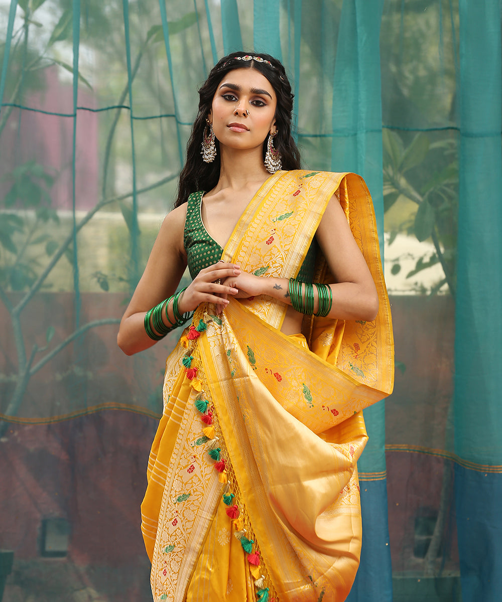 Yellow_Handloom_Pure_Katan_Silk_Kadhwa_Boota_Banarasi_Saree_With_Meenakari_Shikargah_Border_WeaverStory_01