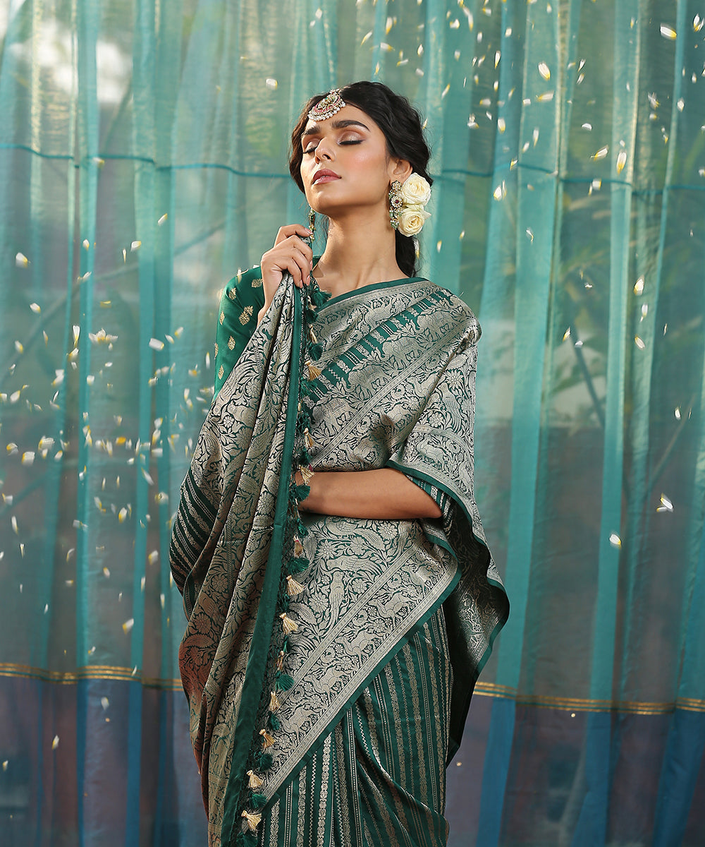 Handloom_Green_Striped_Pure_Katan_Silk_Banarasi_Saree_With_Broad_Shikargah_Border_WeaverStory_01