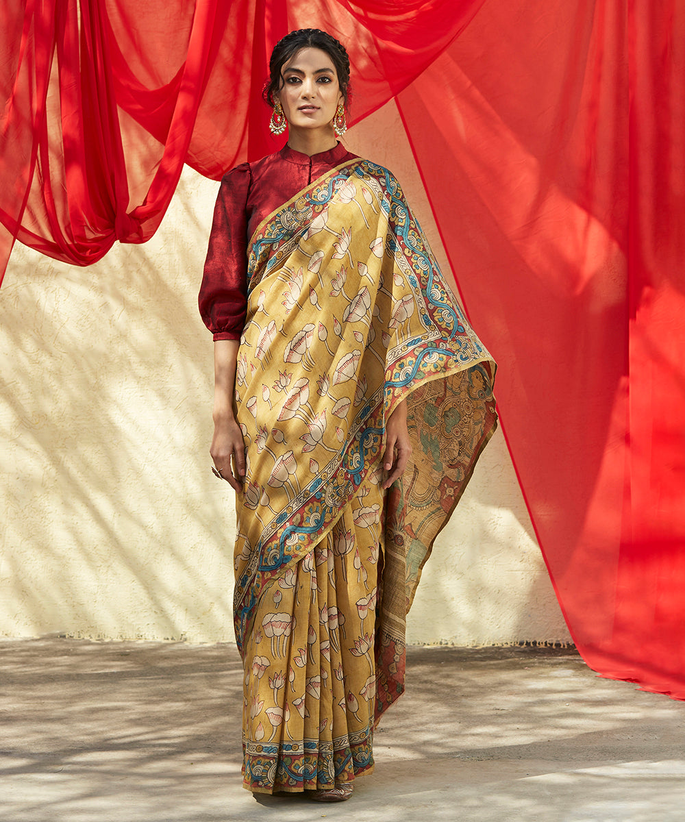 Handloom_Mustard_Pure_Chanderi_Cotton_Silk_Saree_With_All_Over_Lotus_Flower_Motifs_and_Krishna_On_Pallu_WeaverStory_02