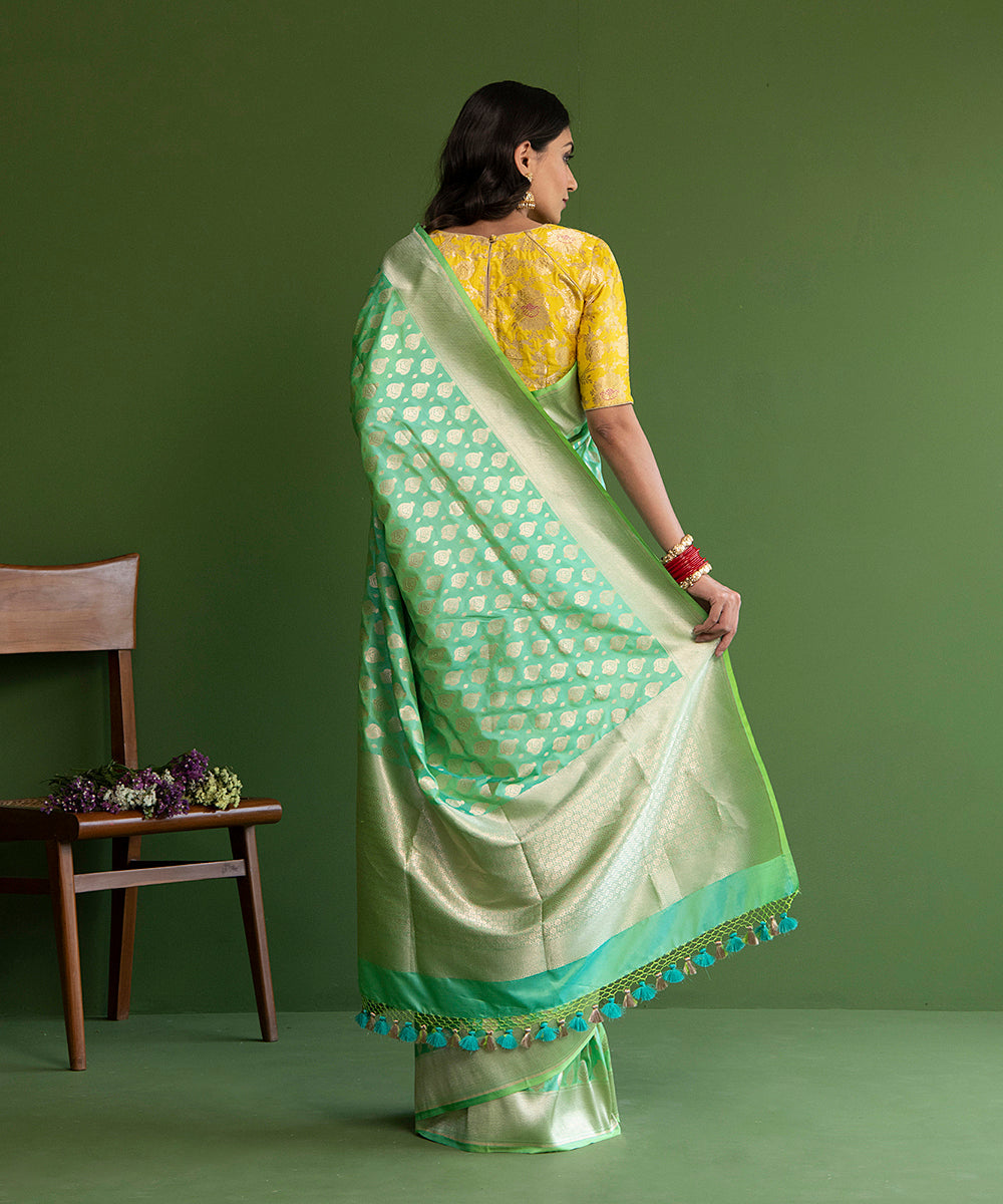 Green_Handloom_Pure_Katan_Silk_Banarasi_Cutwork_Saree_With_Small_Zari_Mughal_Motifs_WeaverStory_03