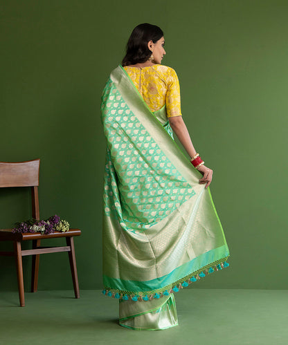 Green_Handloom_Pure_Katan_Silk_Banarasi_Cutwork_Saree_With_Small_Zari_Mughal_Motifs_WeaverStory_03