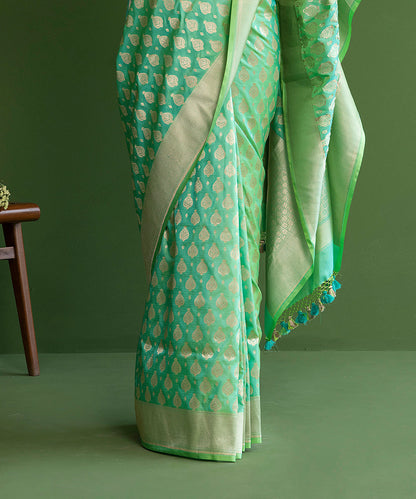 Green_Handloom_Pure_Katan_Silk_Banarasi_Cutwork_Saree_With_Small_Zari_Mughal_Motifs_WeaverStory_04