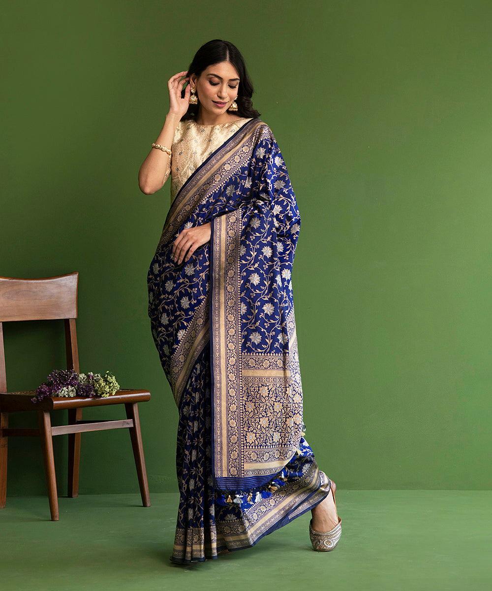 Handloom_Purple_Pure_Katan_Silk_Banarasi_Saree_with_Sona_Rupa_Zari_Cutwork_Jaal_WeaverStory_02