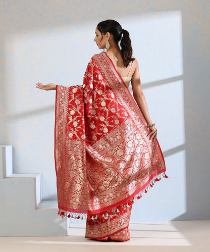 Red_Handloom_Pure_Katan_Silk_Sona_Rupa_Banarasi_Saree_With_Floral_Jaal_WeaverStory_03