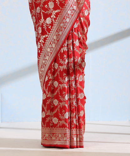 Red_Handloom_Pure_Katan_Silk_Sona_Rupa_Banarasi_Saree_With_Floral_Jaal_WeaverStory_04