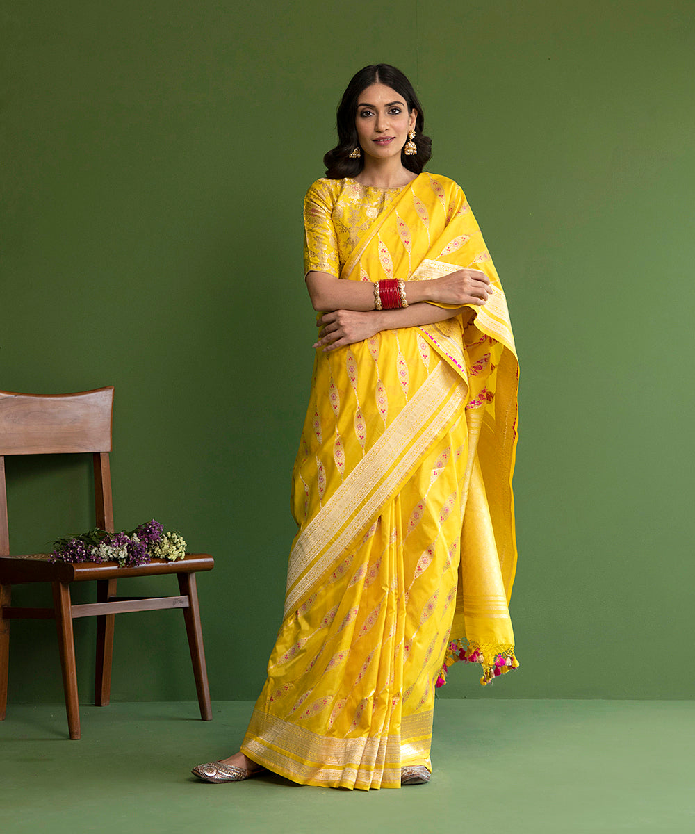 Handloom_Yellow_Pure_Katan_Silk_Banarasi_Saree_with_Meenakari_Aada_Bel_WeaverStory_02