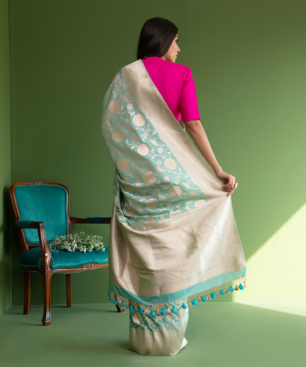 Light_Blue_Handloom_Pure_Katan_Silk_Banarasi_Saree_with_Cutwork_Jaal_WeaverStory_03