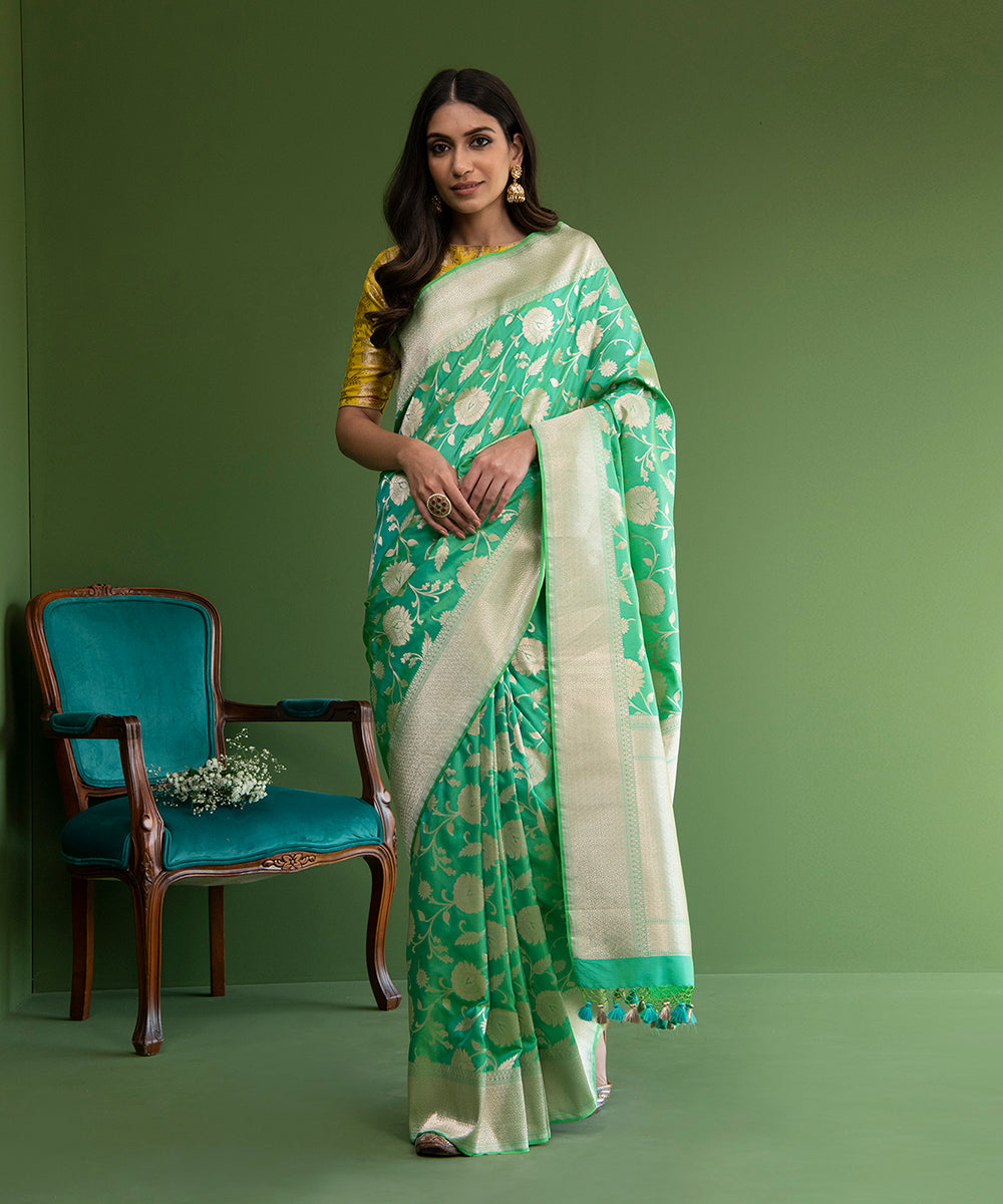 Handloom_Aqua_Green_Pure_Katan_Silk_Banarasi_Saree_with_Jaal_WeaverStory_02