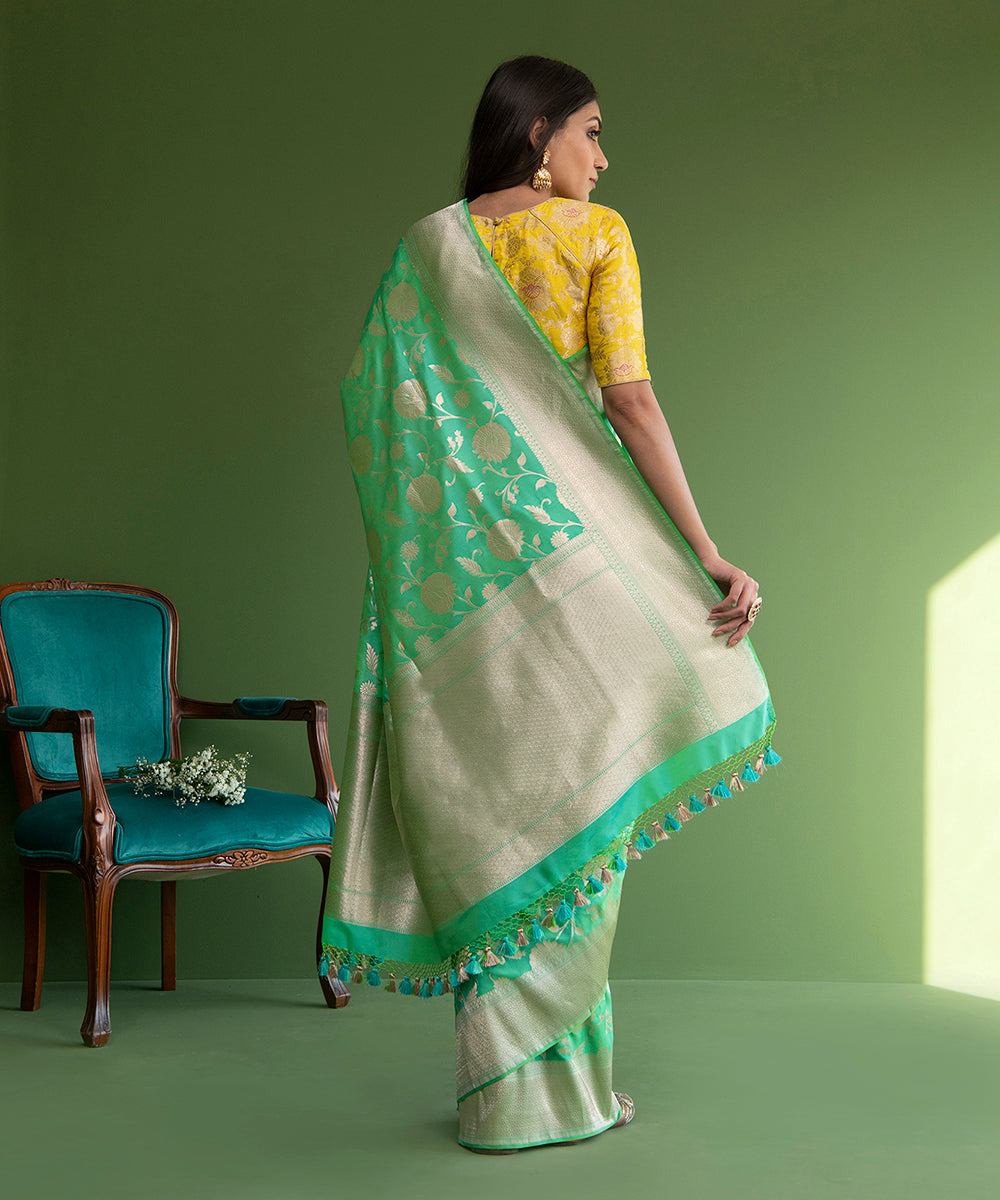 Handloom_Aqua_Green_Pure_Katan_Silk_Banarasi_Saree_with_Jaal_WeaverStory_03