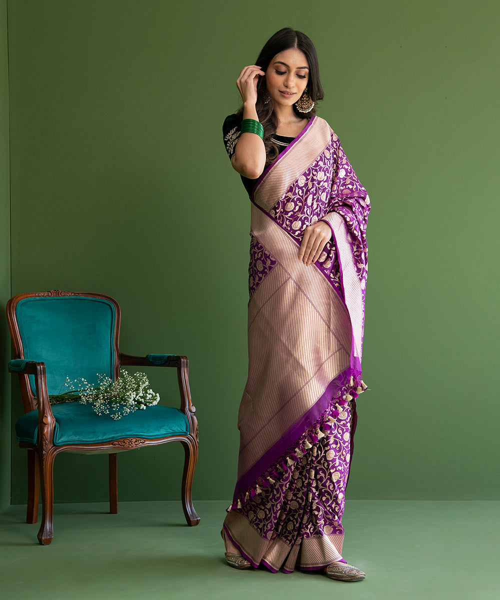 Handloom_Purple_Pure_Katan_Silk_Banarasi_Saree_with_Small_Floral_Jaal_WeaverStory_02
