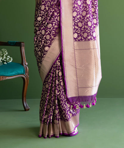 Handloom_Purple_Pure_Katan_Silk_Banarasi_Saree_with_Small_Floral_Jaal_WeaverStory_04