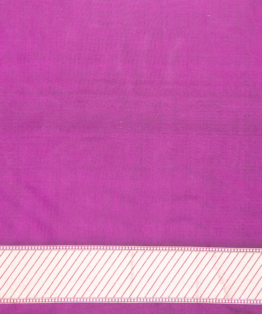 Handloom_Purple_Pure_Katan_Silk_Banarasi_Saree_with_Small_Floral_Jaal_WeaverStory_05