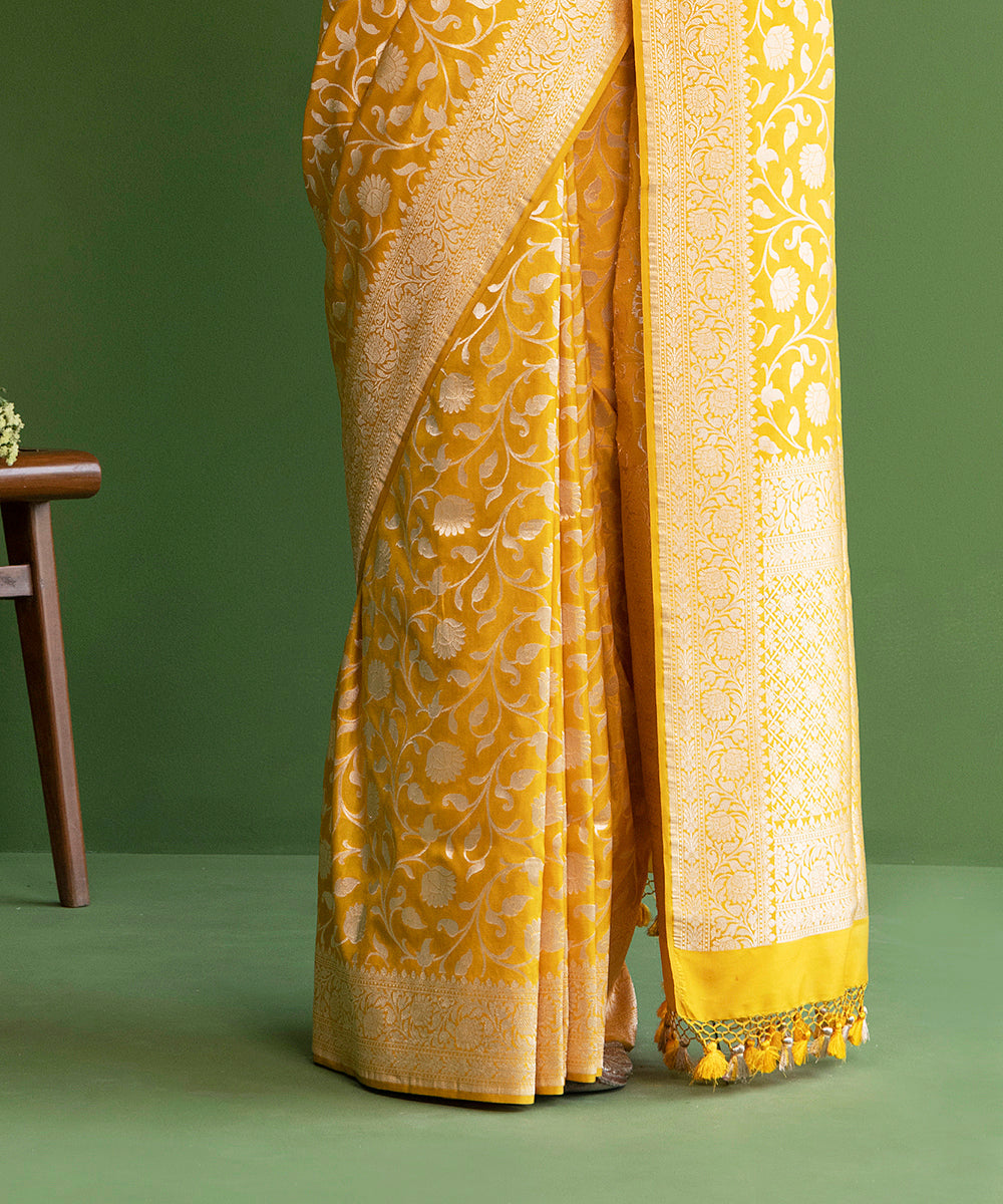 Handloom_Mustard_Katan_Silk_Banarasi_Saree_with_Small_Floral_Cutwork_Jaal_WeaverStory_04