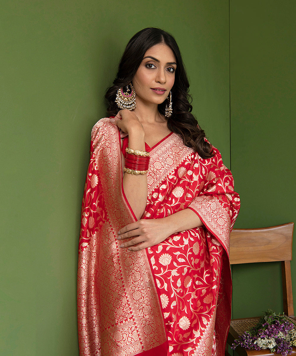 Red_Handloom_Pure_Katan_Silk_Banarasi_Saree_with_Small_Floral_Cutwork_Jaal_WeaverStory_01