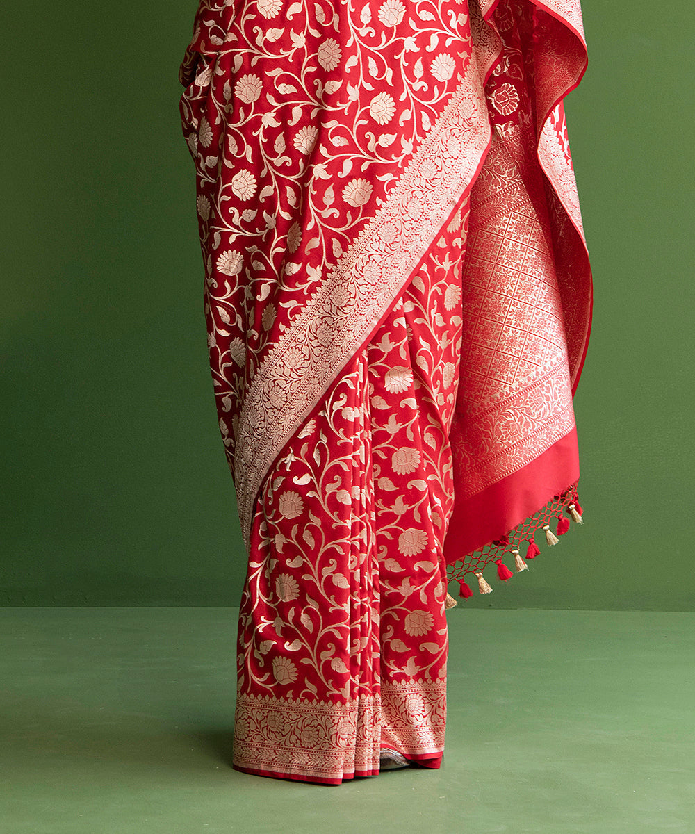 Red_Handloom_Pure_Katan_Silk_Banarasi_Saree_with_Small_Floral_Cutwork_Jaal_WeaverStory_04