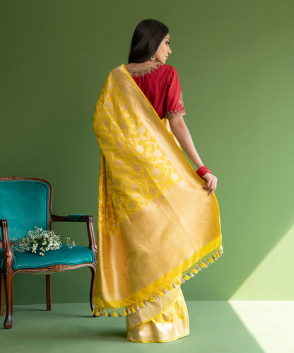 Sunny_Yellow_Handloom_Pure_Katan_Silk_Banarasi_Saree_with_Cutwork_Floral_Jaal_WeaverStory_03