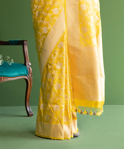 Sunny_Yellow_Handloom_Pure_Katan_Silk_Banarasi_Saree_with_Cutwork_Floral_Jaal_WeaverStory_04