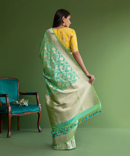 Handloom_Aqua_Green_Pure_Katan_Silk_Banarasi_Saree_with_Cutwork_Floral_Jaal_WeaverStory_03