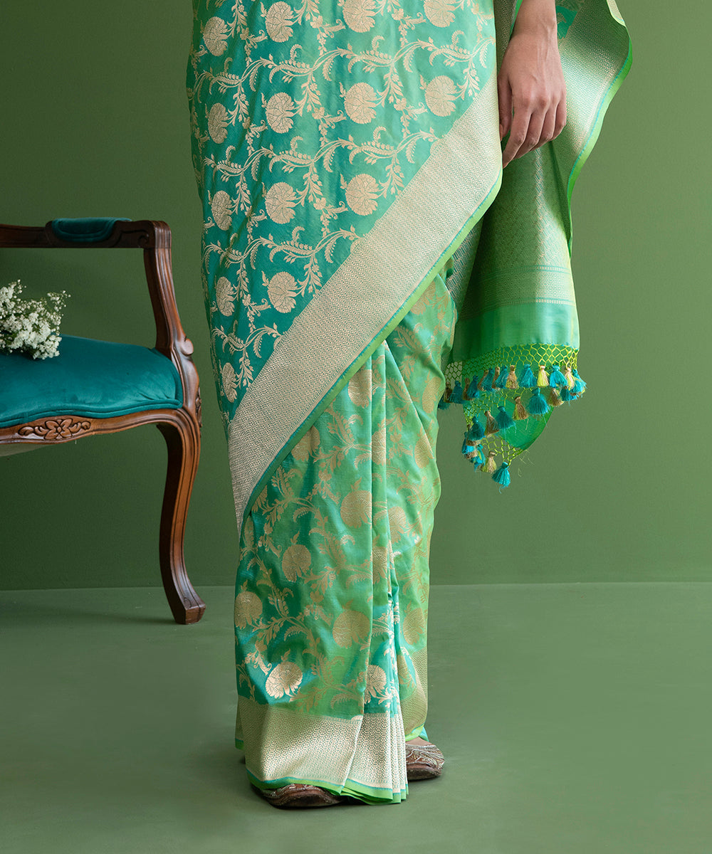 Handloom_Aqua_Green_Pure_Katan_Silk_Banarasi_Saree_with_Cutwork_Floral_Jaal_WeaverStory_04