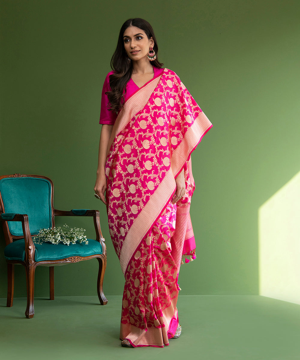 Handloom_Hot_Pink_Pure_Katan_Silk_Banarasi_Saree_with_Floral_Jaal_WeaverStory_02