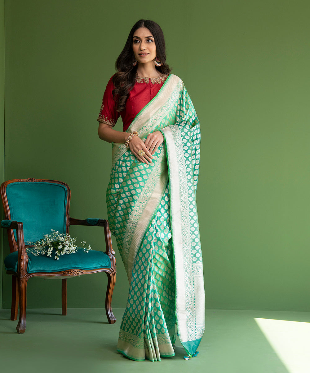 Handloom_Aqua_Green_Pure_Katan_Silk_Banarasi_Saree_with_Small_Mughal_Booti_WeaverStory_02