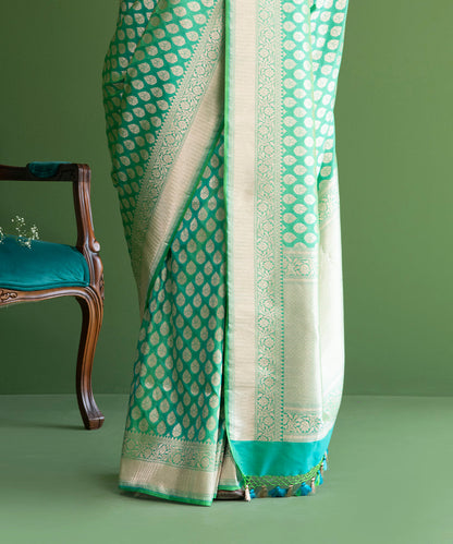 Handloom_Aqua_Green_Pure_Katan_Silk_Banarasi_Saree_with_Small_Mughal_Booti_WeaverStory_04