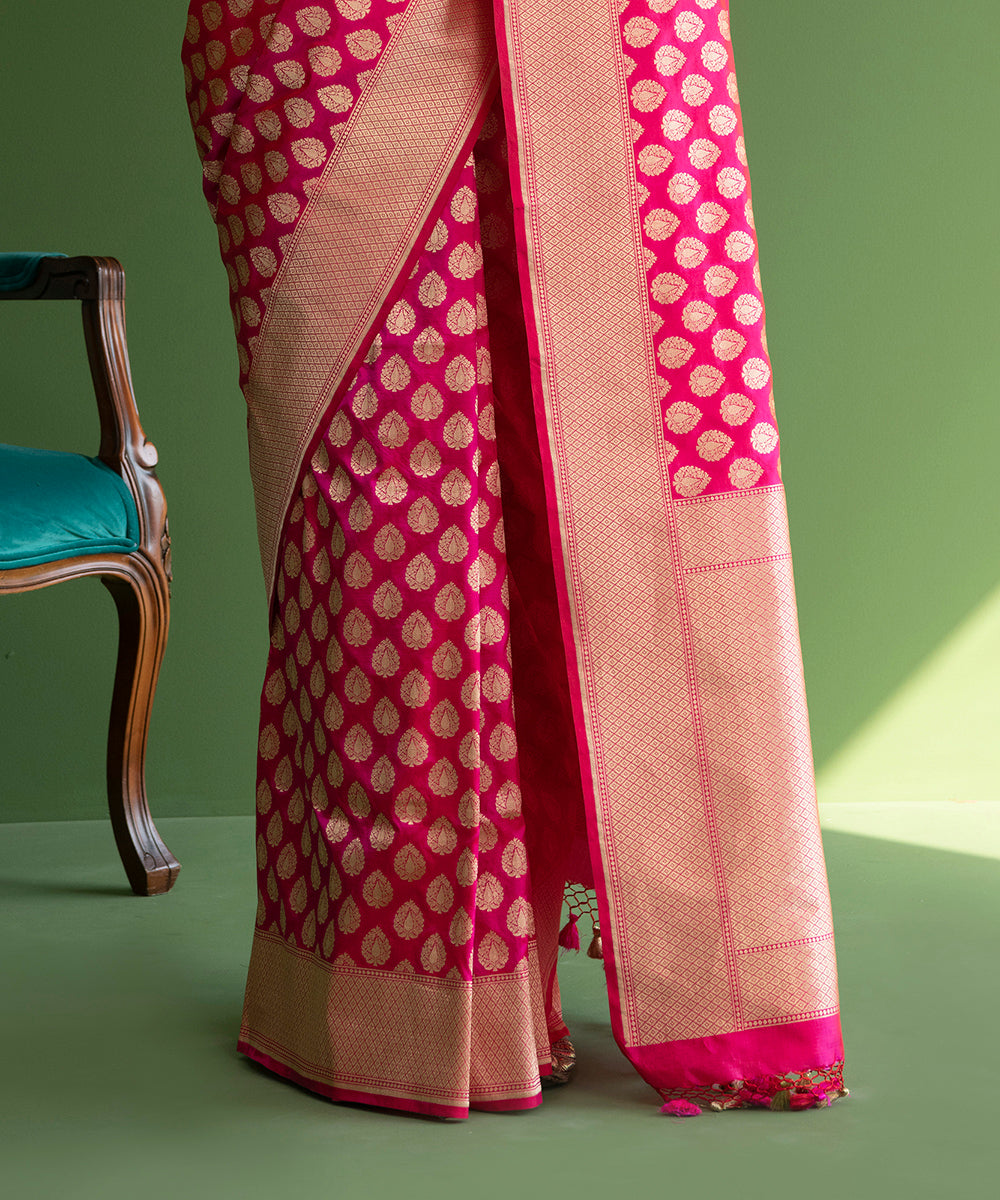 Pink_Handloom_Small_Pure_Katan_Silk_Banarasi_Saree_with_Cutwork_Morpankhi_Boota_WeaverStory_04