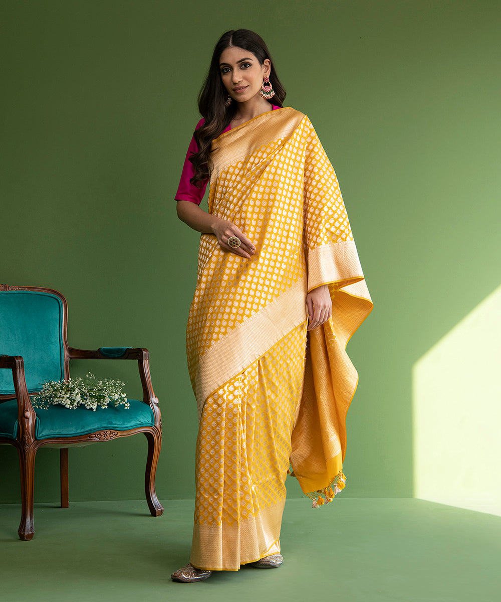 Yellow_Handloom_Pure_Katan_Silk_Banarasi_Saree_with_Small_Paisley_Boota_WeaverStory_02