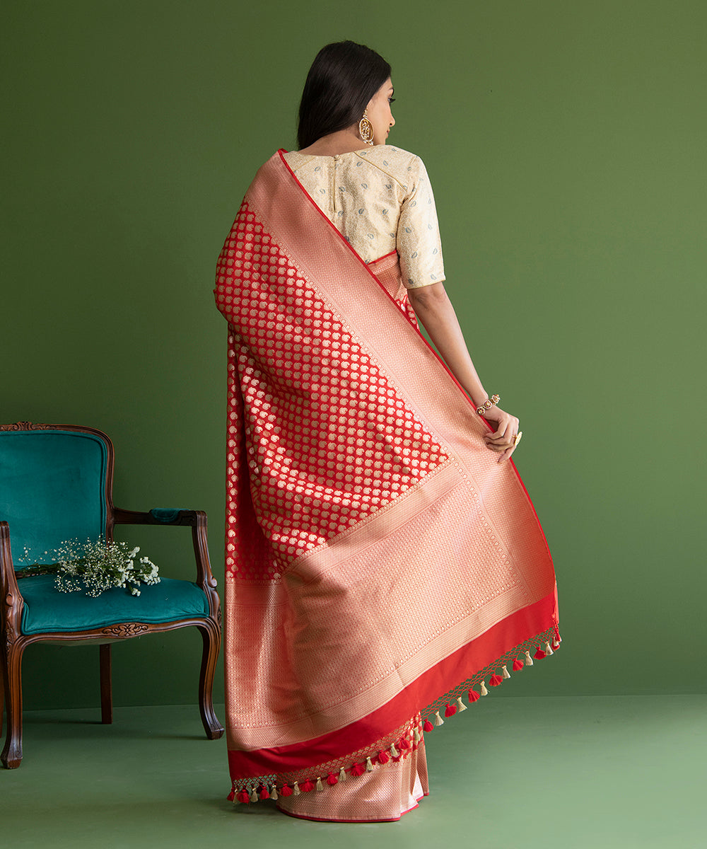 Red_Handloom_Pure_Katan_Silk_Banarasi_Saree_with_Small_Paisley_Boota_WeaverStory_03