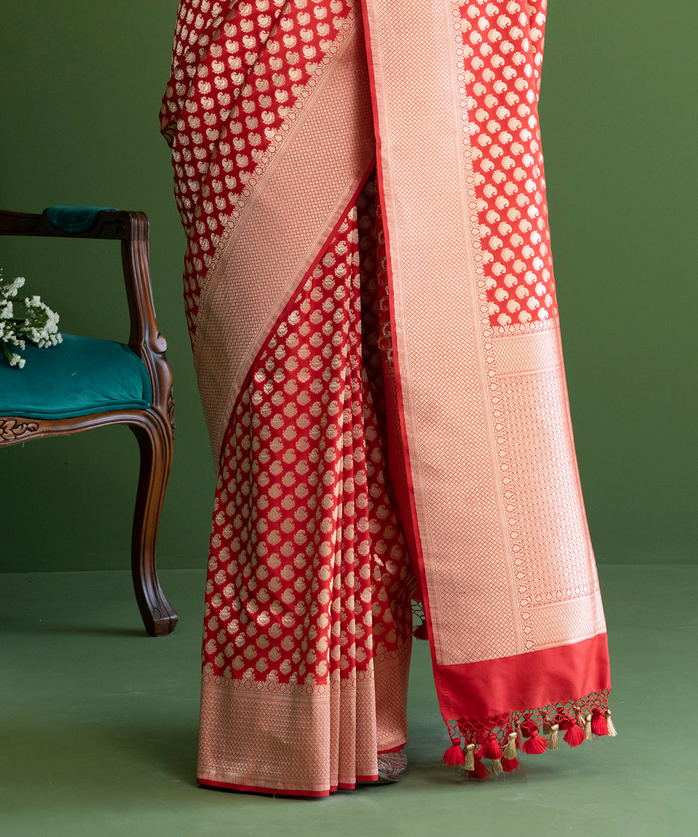 Red_Handloom_Pure_Katan_Silk_Banarasi_Saree_with_Small_Paisley_Boota_WeaverStory_04