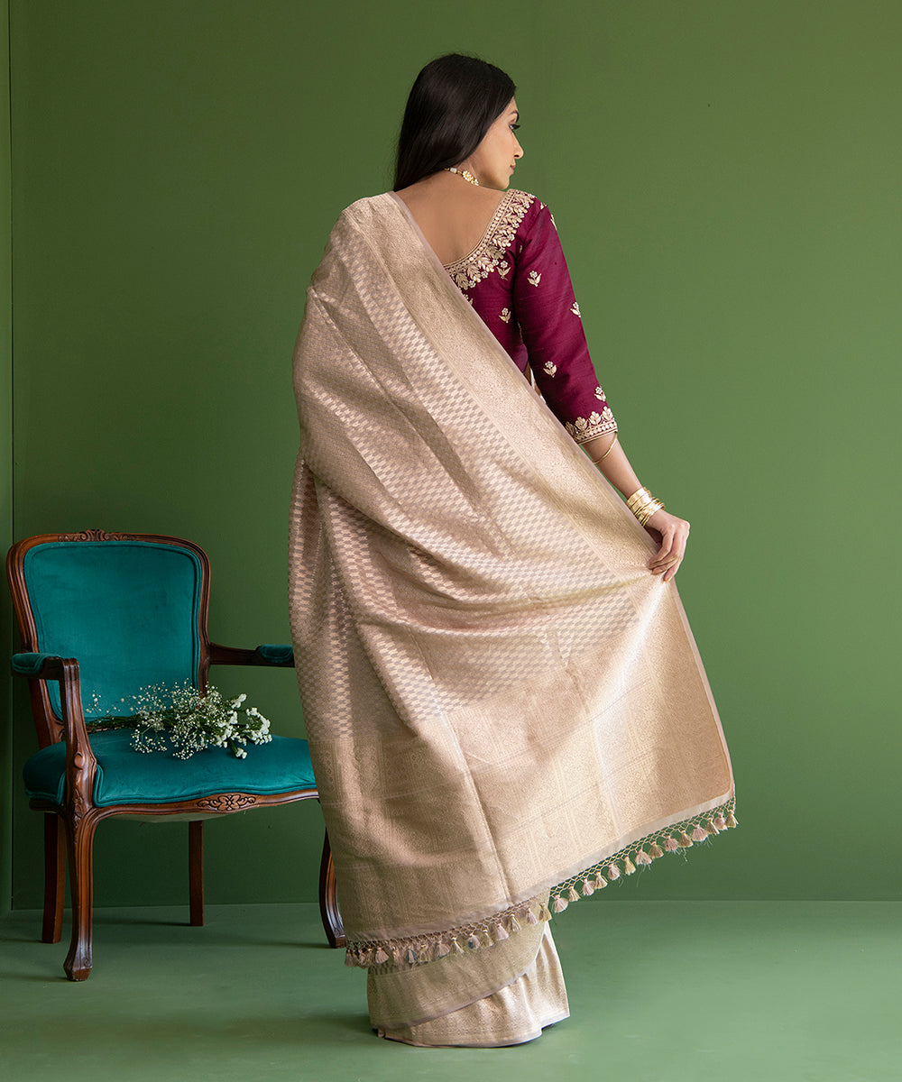 Handloom_Soft_Beige_Pure_Katan_Silk_Banarasi_Saree_with_All_Over_Zari_Booti_WeaverStory_03