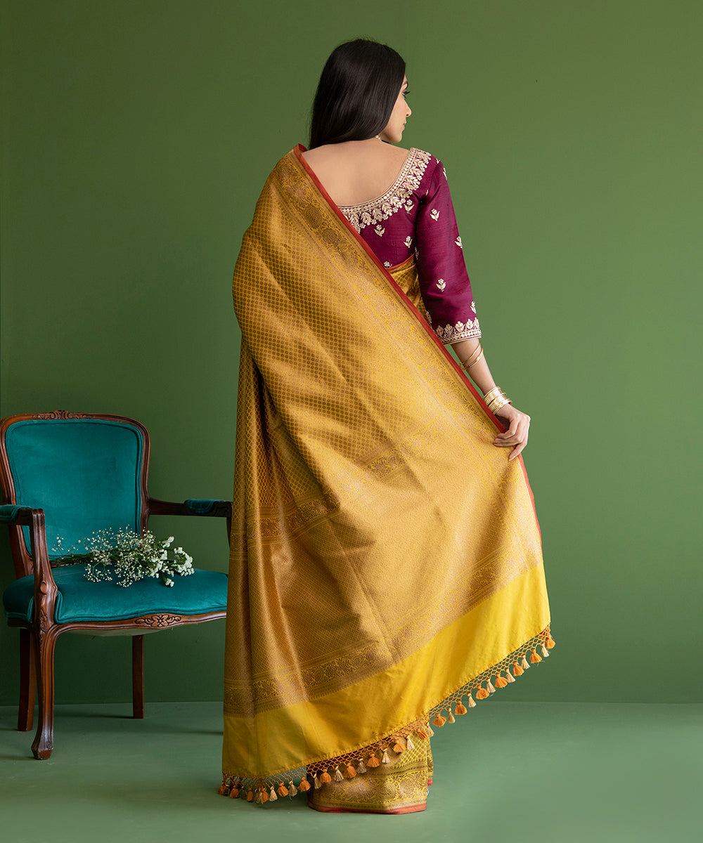 Handloom_Mustard_Pure_Katan_Silk_Banarasi_Saree_with_Antique_Zari_Polka_Dots_WeaverStory_03