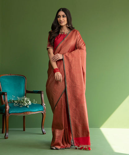 Handloom_Red_Pure_Katan_Silk_Kimkhab_Banarasi_Saree_with_Antique_Zari_Small_Floral_Booti_WeaverStory_02